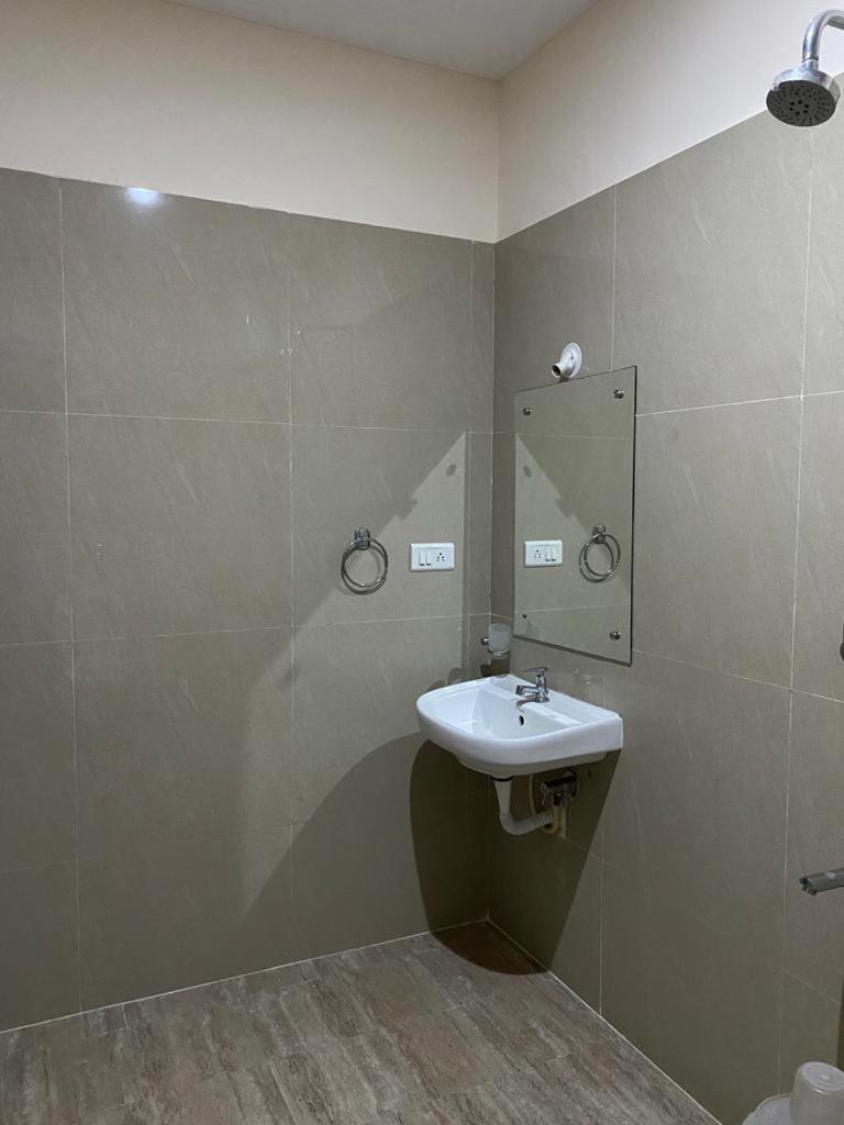 Akshatha Home Stay Бангалор Екстериор снимка